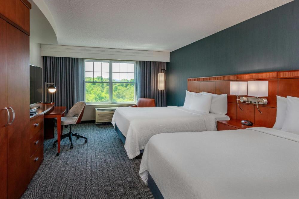 Queen Room with Two Queen Beds interior
